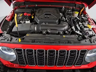 2025 Jeep Wrangler Rubicon с VIN 1C4RJXR6XSW584136, выставлен на аукционе Copart как лот 68575705 с пробегом 7 122 миль миль и Чистый • Clean title. История ставок и продаж доступна на DreamBid. Изображение 16.