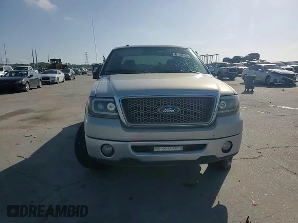 2006 Ford F-150 XL z VIN 1FTPX12V76KD62803, wystawiony jako Copart lot #61134105 z przebiegiem 214 290 mil mil oraz Szkoda całkowita • Salvage title. Historia ofert i sprzedaży dostępna na DreamBid. Obrazek 13.