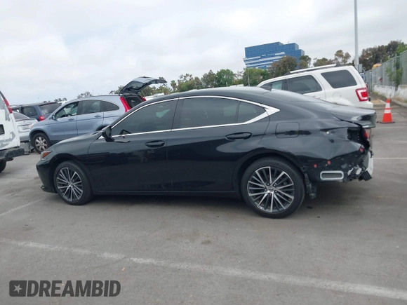 2022 Lexus ES 350 z VIN 58ADZ1B19NU129782, wystawiony jako IAAI lot #42431119 z przebiegiem 31 363 mil mil oraz . Historia ofert i sprzedaży dostępna na DreamBid. Obrazek 15.