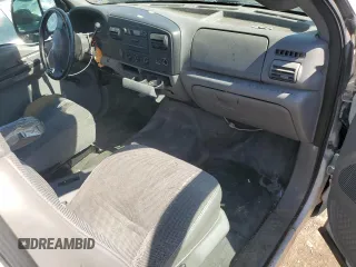 2007 Ford F-250 XL z VIN 1FTNF20517EA27507, wystawiony jako Copart lot #49907075 z przebiegiem 298 441 mil mil oraz Czysty tytuł • Clean title. Historia ofert i sprzedaży dostępna na DreamBid. Obrazek 8.