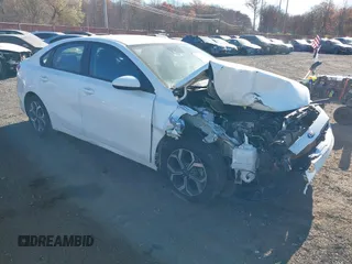 2019 Kia Forte LXS z VIN 3KPF24AD9KE125019, wystawiony jako IAAI lot #40787475 z przebiegiem 54 777 mil mil oraz . Historia ofert i sprzedaży dostępna na DreamBid. Obrazek 1.