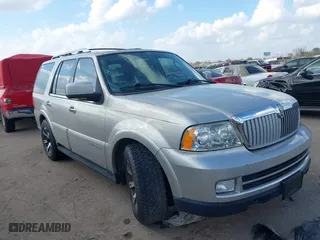 2005 Lincoln Navigator Luxury with VIN 5LMFU275X5LJ13111, listed as a IAAI auction lot 41498197 with 1 mi miles. Bid and sale history available at carsss.com. Image 1.