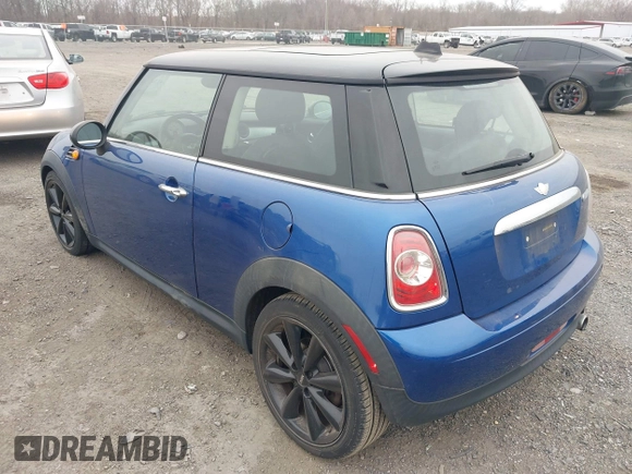 2013 MINI Hardtop with VIN WMWSU3C54DT375008, listed as a IAAI auction lot 41751594 with 136,269 mi miles and . Bid and sale history available at DreamBid. Image 3.