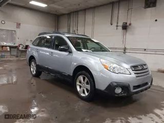 2014 Subaru Outback 2.5i with VIN 4S4BRCAC0E3322986, listed as a IAAI auction lot 41813358 with 96,936 mi miles. Bid and sale history available at carsss.com. Image 1.