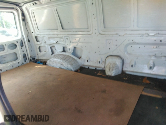 2007 Ford Econoline Cargo Commercial z VIN 1FTNE14W47DB49798, wystawiony jako IAAI lot #42301270 z przebiegiem 361 650 mil mil oraz . Historia ofert i sprzedaży dostępna na DreamBid. Obrazek 8.