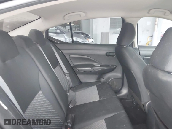 2020 Nissan Versa S z VIN 3N1CN8DV2LL807746, wystawiony jako IAAI lot #42128647 z przebiegiem 121 317 mil mil oraz . Historia ofert i sprzedaży dostępna na DreamBid. Obrazek 8.