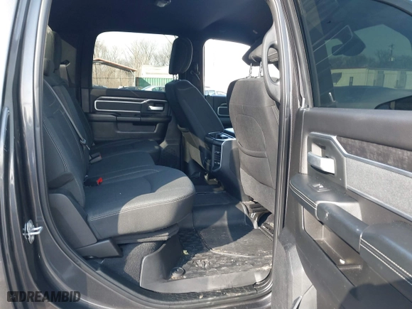 2019 Ram 2500 Big Horn with VIN 3C6UR5DJ9KG711726, listed as a IAAI auction lot 41559314 with 86,699 mi miles. Bid and sale history available at carsss.com. Image 8.