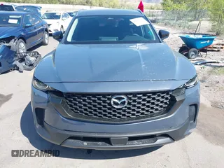 2025 Mazda CX-50 S Select z VIN 7MMVABAM9SN348045, wystawiony jako IAAI lot #42077636 z przebiegiem 2 211 mil mil oraz . Historia ofert i sprzedaży dostępna na DreamBid. Obrazek 12.