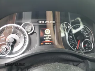 2021 Ram 1500 Big Horn z VIN 1C6RREFG5MN814952, wystawiony jako Copart lot #74951324 z przebiegiem 32 970 mil mil oraz Nie do naprawy • Non repairable. Historia ofert i sprzedaży dostępna na DreamBid. Obrazek 9.