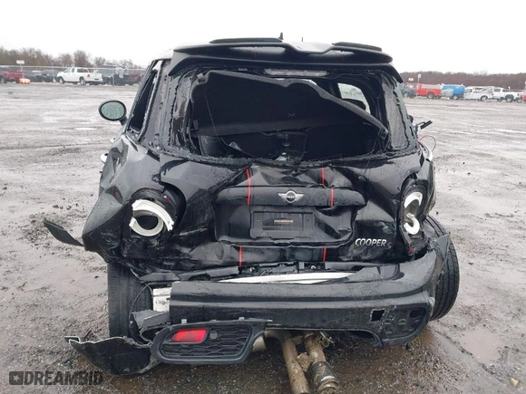 2018 MINI Hardtop 4 Door Cooper S with VIN WMWXU3C58J2F51097, listed as a IAAI auction lot 41567892 with 133542 miles. Bid and sale history available at carsss.com. Image 6.