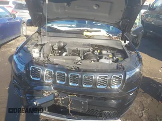2024 Jeep Compass Limited with VIN 3C4NJDCN9RT130408, listed as a IAAI auction lot 41390693 with 8,412 mi miles and . Bid and sale history available at carsss.com. Image 10.
