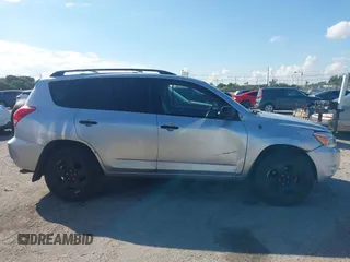 2007 Toyota RAV4 with VIN JTMBK33V476016205, listed as a IAAI auction lot 41685885 with 224,811 mi miles. Bid and sale history available at carsss.com. Image 13.