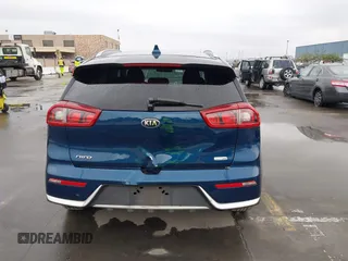 2017 Kia Niro Touring Launch Edition with VIN KNDCC3LC2H5048657, listed as a IAAI auction lot 41736127 with 190,828 mi miles. Bid and sale history available at carsss.com. Image 16.