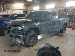 2004 GMC Sierra 1500 SLT with VIN 1GTEK19T24E403053, listed as a IAAI auction lot 41433599 with 162,302 mi miles. Bid and sale history available at carsss.com. Image 2.