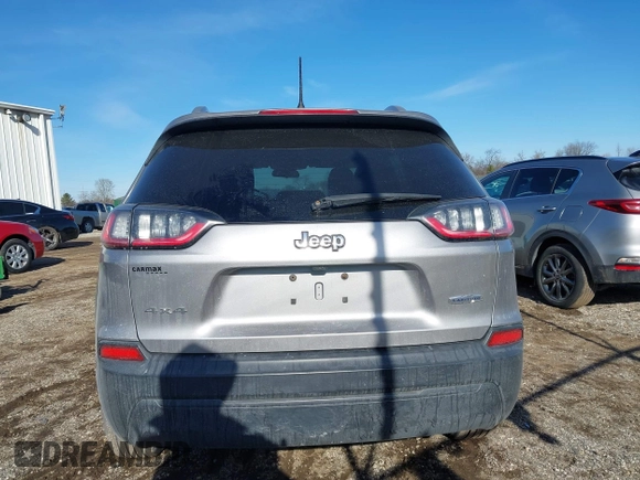 2019 Jeep Cherokee Latitude Plus with VIN 1C4PJMLB1KD166927, listed as a IAAI auction lot 41492327 with 113,869 mi miles. Bid and sale history available at carsss.com. Image 16.