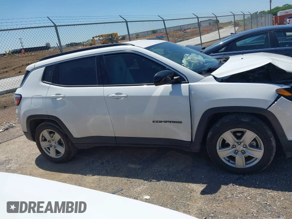 2022 Jeep Compass Latitude с VIN 3C4NJCBB4NT210839, выставлен на аукционе IAAI как лот 42085461 с пробегом 27 638 миль миль и . История ставок и продаж доступна на DreamBid. Изображение 13.
