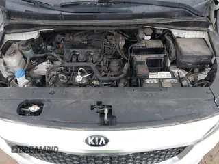 2017 Kia Sedona L with VIN KNDMA5C1XH6257708, listed as a IAAI auction lot 41758355 with 1 mi miles. Bid and sale history available at carsss.com. Image 10.
