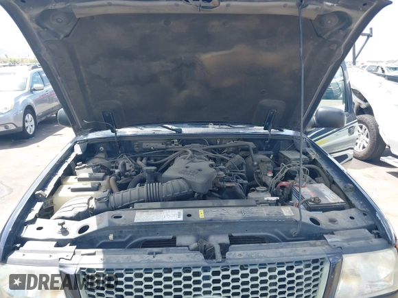 2002 Ford Ranger XL Fleet with VIN 1FTZR45E62PA15654, listed as a IAAI auction lot 42052712 with 208,436 mi miles. Bid and sale history available at carsss.com. Image 10.