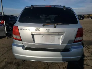 2005 Kia Sorento LX z VIN KNDJC733455442137, wystawiony jako Copart lot #46496065 z przebiegiem 118 299 mil mil oraz Szkoda całkowita • Salvage title. Historia ofert i sprzedaży dostępna na DreamBid. Obrazek 6.