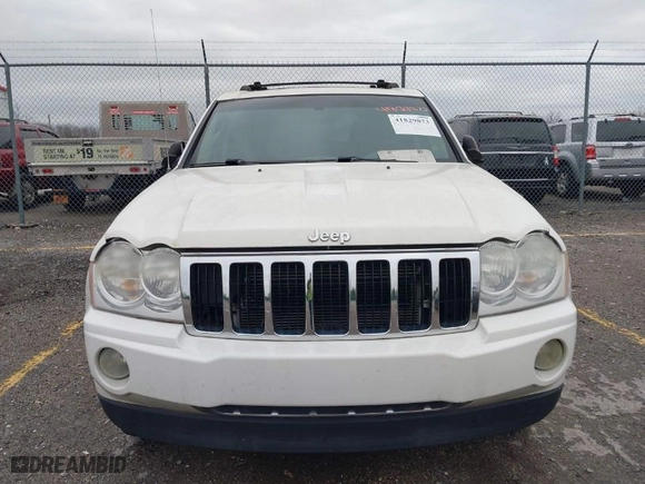 2006 Jeep Grand Cherokee Limited with VIN 1J4HR58256C336417, listed as a IAAI auction lot 41829873 with 117,597 mi miles. Bid and sale history available at carsss.com. Image 6.
