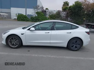 2023 Tesla Model 3 z VIN 5YJ3E1EA3PF404847, wystawiony jako IAAI lot #42159899 z przebiegiem 30 036 mil mil oraz . Historia ofert i sprzedaży dostępna na DreamBid. Obrazek 14.