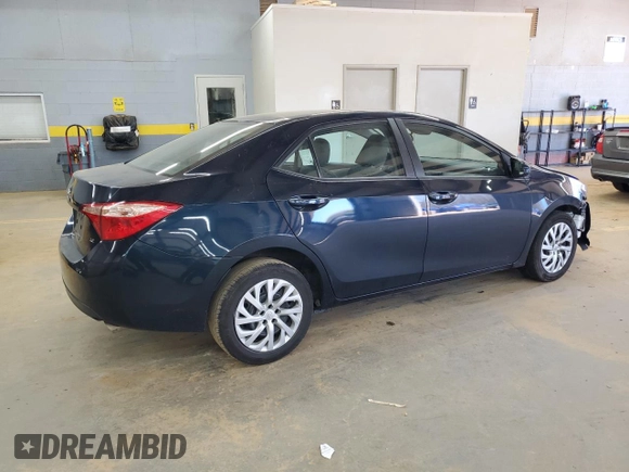 2019 Toyota Corolla L z VIN 5YFBURHE7KP939477, wystawiony jako Copart lot #50332525 z przebiegiem 182 189 mil mil oraz Szkoda całkowita • Salvage title. Historia ofert i sprzedaży dostępna na DreamBid. Obrazek 3.