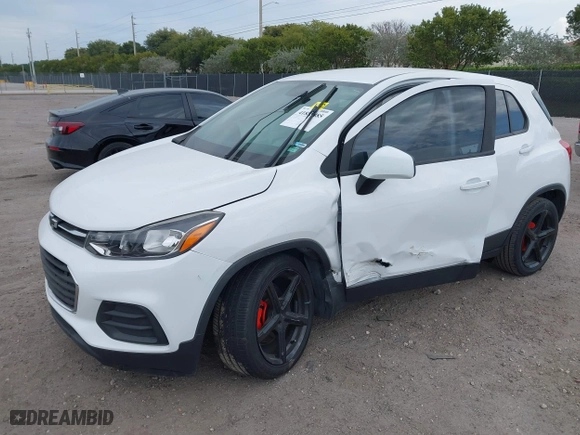2018 Chevrolet Trax LS with VIN 3GNCJKSB3JL195835, listed as a IAAI auction lot 41885485 with 25,877 mi miles. Bid and sale history available at carsss.com. Image 17.