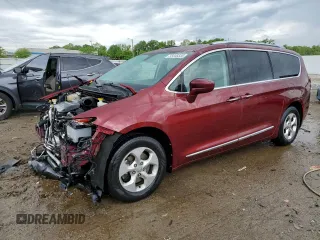 2017 Chrysler Pacifica Touring L Plus z VIN 2C4RC1EG6HR840098, wystawiony jako Copart lot #55848335 z przebiegiem 233 269 mil mil oraz Szkoda całkowita • Salvage title. Historia ofert i sprzedaży dostępna na DreamBid. Obrazek 1.