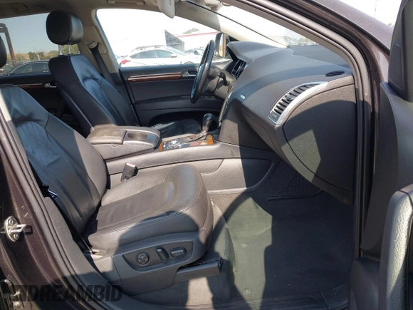 2008 Audi Q7 Premium z VIN WA1BY74L48D043933, wystawiony jako IAAI lot #42575156 z przebiegiem 201 994 mil mil oraz . Historia ofert i sprzedaży dostępna na DreamBid. Obrazek 5.