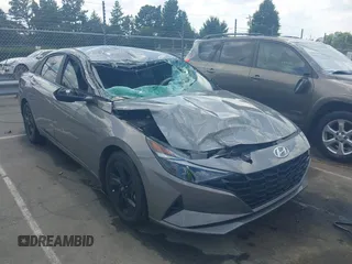 2023 Hyundai Elantra SEL z VIN KMHLM4AG0PU479488, wystawiony jako IAAI lot #42625571 z przebiegiem 37 437 mil mil oraz . Historia ofert i sprzedaży dostępna na DreamBid. Obrazek 1.