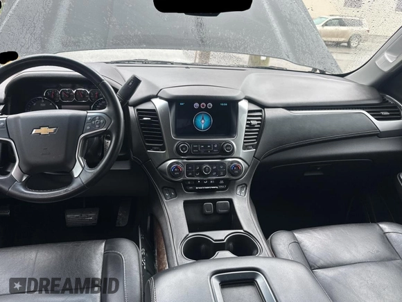 2015 Chevrolet Suburban LT z VIN 1GNSKJKC9FR696000, wystawiony jako Copart lot #59152535 z przebiegiem 146 457 mil mil oraz Czysty tytuł • Clean title. Historia ofert i sprzedaży dostępna na DreamBid. Obrazek 9.