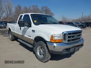 2000 Ford Super Duty F-250 XL with VIN 1FTNX21F4YED24924, listed as a IAAI auction lot 41755231 with 92,588 mi miles. Bid and sale history available at carsss.com. Image 1.
