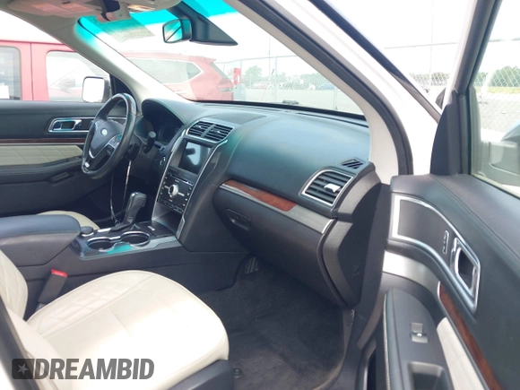 2017 Ford Explorer Platinum с VIN 1FM5K8HT6HGA45763, выставлен на аукционе IAAI как лот 42681207 с пробегом 152 091 миль миль и . История ставок и продаж доступна на DreamBid. Изображение 5.