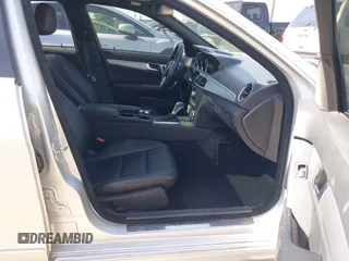 2013 Mercedes-Benz C 300 Sport с VIN WDDGF8AB2DR289465, выставлен на аукционе IAAI как лот 42211273 с пробегом 124 674 миль миль и . История ставок и продаж доступна на DreamBid. Изображение 5.