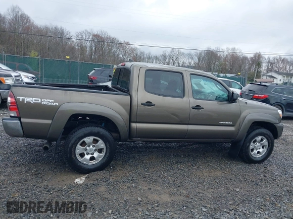 2015 Toyota Tacoma with VIN 3TMLU4EN1FM201554, listed as a IAAI auction lot 42008012 with 118,313 mi miles and . Bid and sale history available at DreamBid. Image 13.