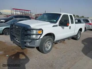 2015 Ford Super Duty F-250 SRW XLT with VIN 1FT7X2B61FEC28060, listed as a IAAI auction lot 41941395 with 235,517 mi miles. Bid and sale history available at carsss.com. Image 17.