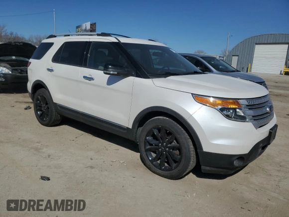 2015 Ford Explorer XLT with VIN 1FM5K8D84FGC25094, listed as a Copart auction lot 48217895 with 154,191 mi miles and Salvage Title. Bid and sale history available at carsss.com. Image 4.