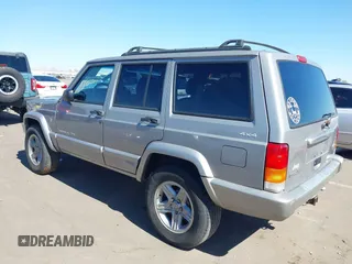 2000 Jeep Cherokee Classic with VIN 1J4FF58S5YL260331, listed as a IAAI auction lot 41584008 with 224,100 mi miles. Bid and sale history available at carsss.com. Image 3.