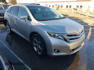 2013 Toyota Venza LE with VIN 4T3BK3BB8DU090776, listed as a IAAI auction lot 41697063 with 122,479 mi miles. Bid and sale history available at carsss.com. Image 1.
