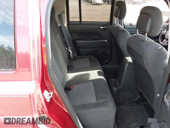 2016 Jeep Patriot Latitude with VIN 1C4NJPFB8GD562445, listed as a IAAI auction lot 42513967 with 87,991 mi miles and . Bid and sale history available at DreamBid. Image 8.