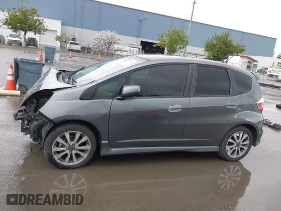 2013 Honda Fit Sport with VIN JHMGE8H52DC018498, listed as a IAAI auction lot 41935157 with 111,922 mi miles. Bid and sale history available at carsss.com. Image 15.