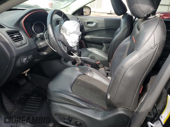 2018 Jeep Compass Trailhawk z VIN 3C4NJDDB4JT147867, wystawiony jako Copart lot #55981295 z przebiegiem 107 718 mil mil oraz Szkoda całkowita • Salvage title. Historia ofert i sprzedaży dostępna na DreamBid. Obrazek 7.