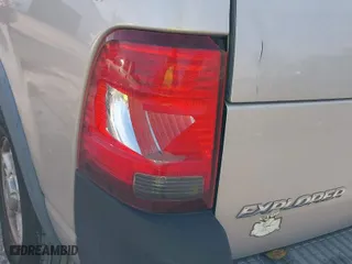 2005 Ford Explorer XLS with VIN 1FMZU62K75UA46403, listed as a IAAI auction lot 41437737 with 198,356 mi miles. Bid and sale history available at carsss.com. Image 6.