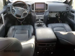 2016 Toyota Land Cruiser z VIN JTMCY7AJ1G4042914, wystawiony jako Copart lot #45317325 z przebiegiem 61 530 mil mil oraz Nie do naprawy • Non repairable. Historia ofert i sprzedaży dostępna na DreamBid. Obrazek 8.