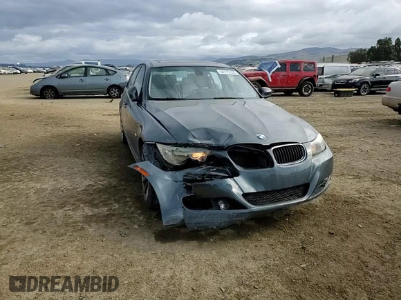 2011 BMW 3 Series 328i z VIN WBAPH5C52BA445975, wystawiony jako Copart lot #54179105 z przebiegiem 117 147 mil mil oraz Szkoda całkowita • Salvage title. Historia ofert i sprzedaży dostępna na DreamBid. Obrazek 13.