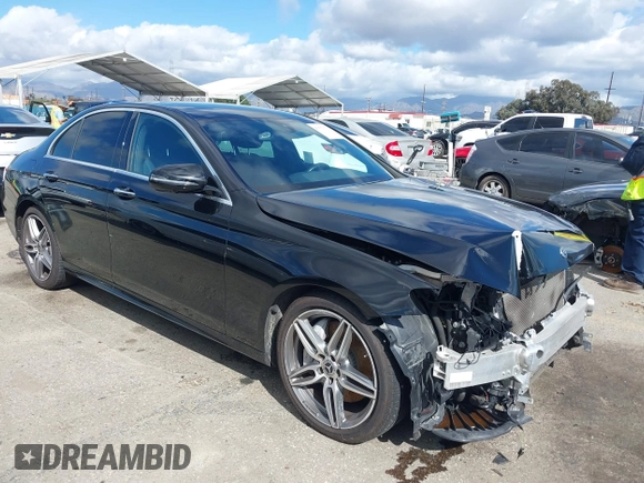 2019 Mercedes-Benz E-Class E 300 with VIN WDDZF4JB4KA684115, listed as a IAAI auction lot 41573761 with 35,678 mi miles. Bid and sale history available at carsss.com. Image 1.