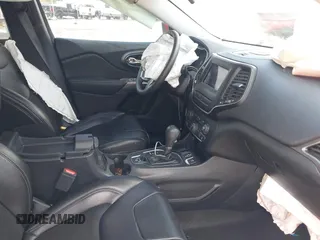 2020 Jeep Cherokee Altitude with VIN 1C4PJLLB3LD586099, listed as a IAAI auction lot 42706250 with 84,848 mi miles and . Bid and sale history available at DreamBid. Image 5.