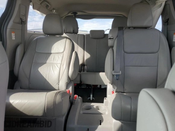 2017 Toyota Sienna XLE Auto Access Seat с VIN 5TDYZ3DC2HS832821, выставлен на аукционе Copart как лот 77212974 с пробегом 128 407 миль миль и Списание • Salvage title. История ставок и продаж доступна на DreamBid. Изображение 10.