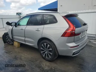 2025 Volvo XC60 Plus с VIN YV4M12RC1S1091670, выставлен на аукционе Copart как лот 47518085 с пробегом 3 972 миль миль и Списание • Salvage title. История ставок и продаж доступна на DreamBid. Изображение 2.