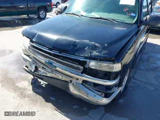 2002 Chevrolet Tahoe LT with VIN 1GNEC13Z32R299695, listed as a IAAI auction lot 41721527 with 230,544 mi miles. Bid and sale history available at carsss.com. Image 6.
